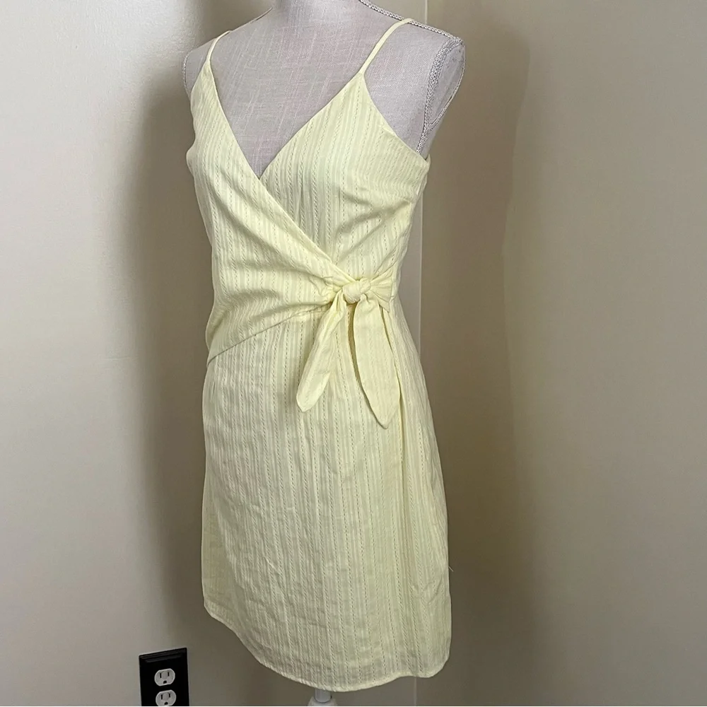 Gianni Bini Wrap Mini Dress. Size Small